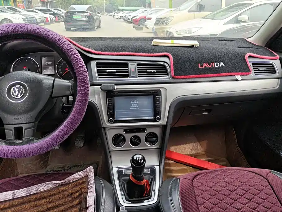 Volkswagen Lavida — миниатюра 13