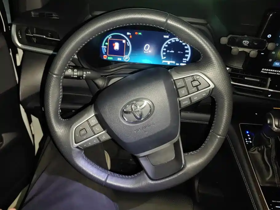Toyota Granvia — миниатюра 15