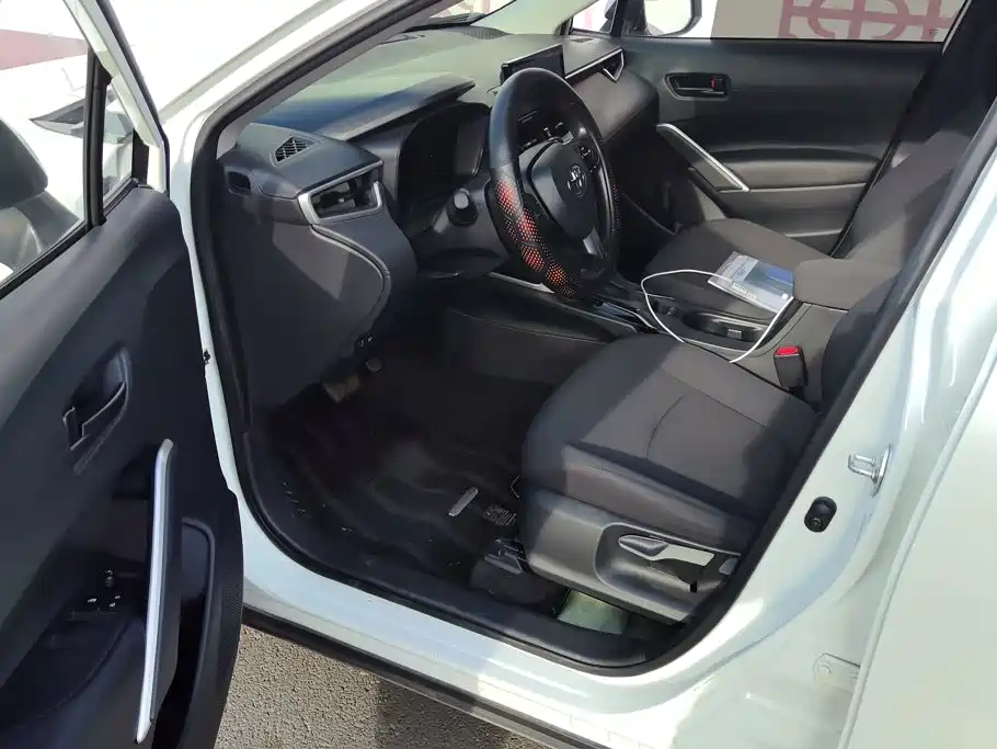 Toyota Corolla Cross — миниатюра 9