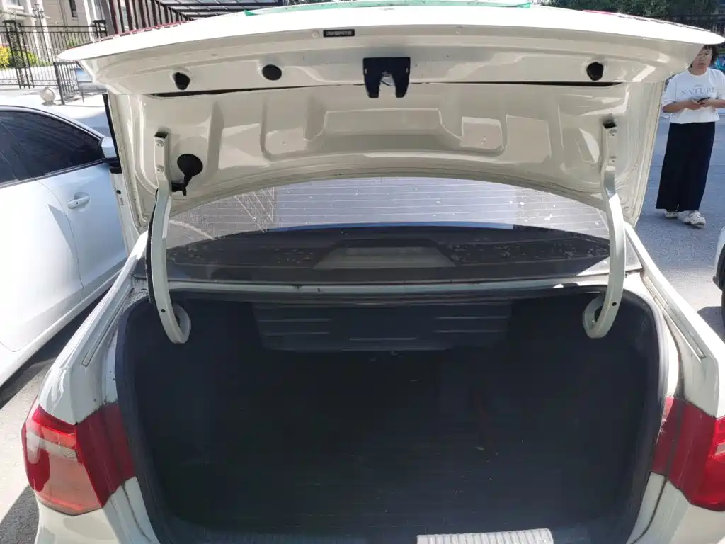 Volkswagen Jetta — миниатюра 20