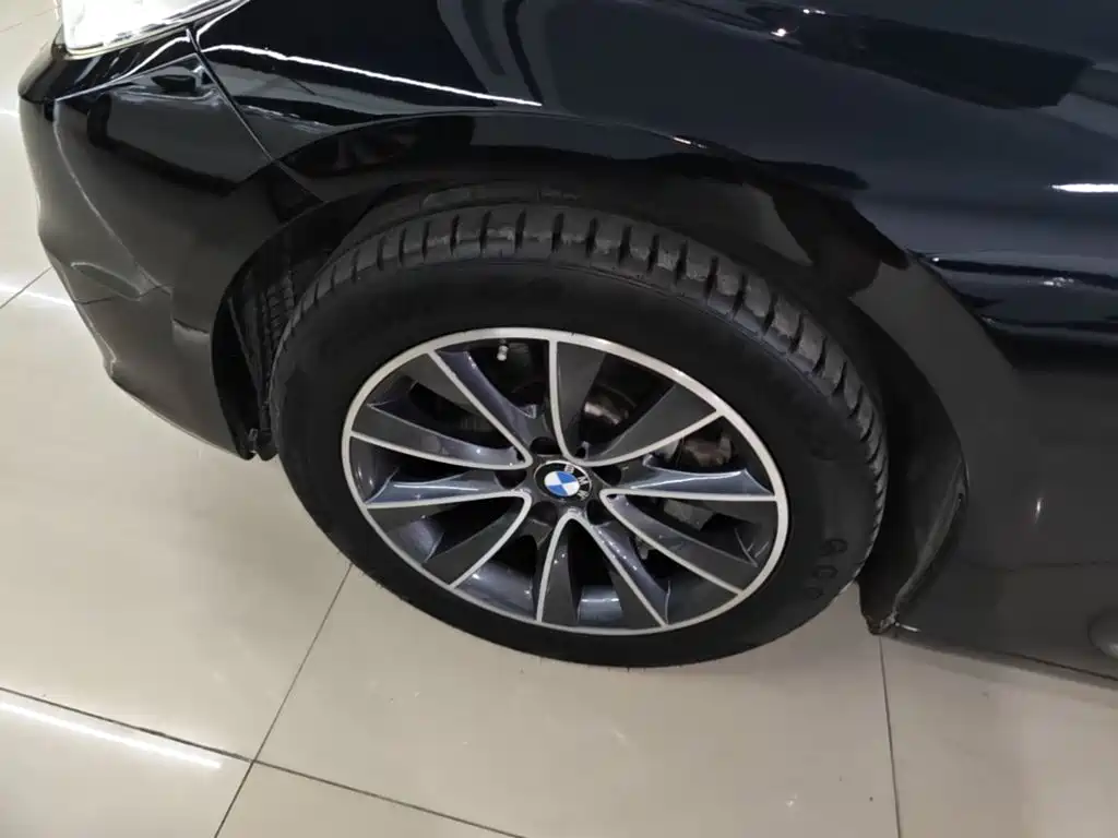 BMW 5 Series GT — миниатюра 23