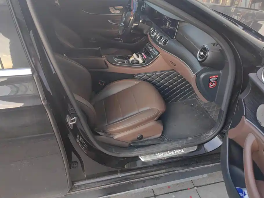 Mercedes-Benz E-Class — миниатюра 8