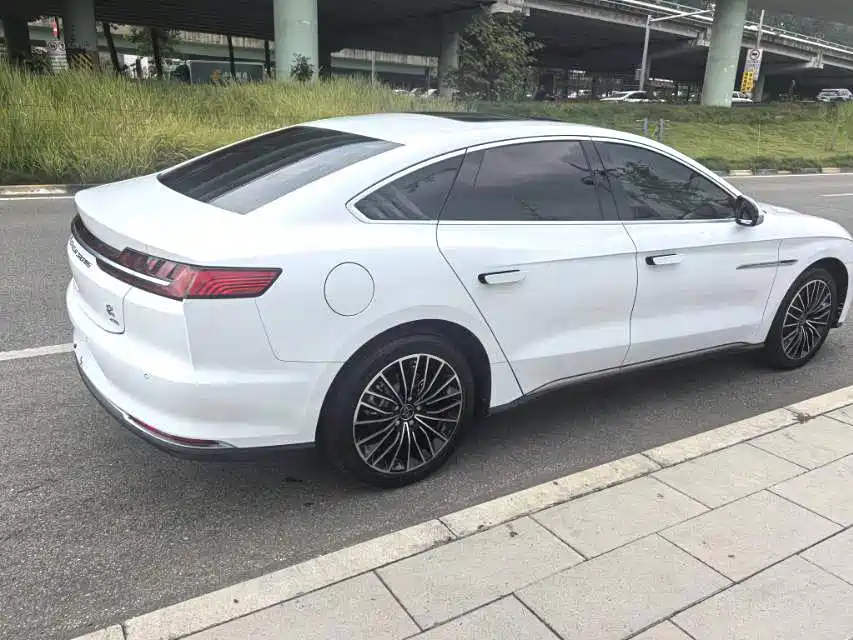 BYD Han — миниатюра 4