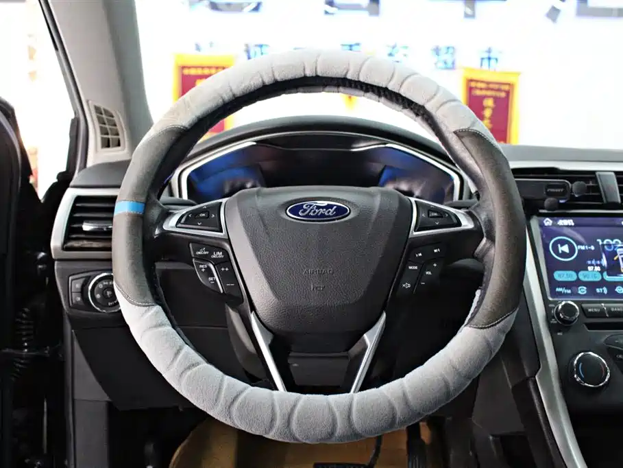 Ford Mondeo 2013 2.0L GTDi200 Fashion