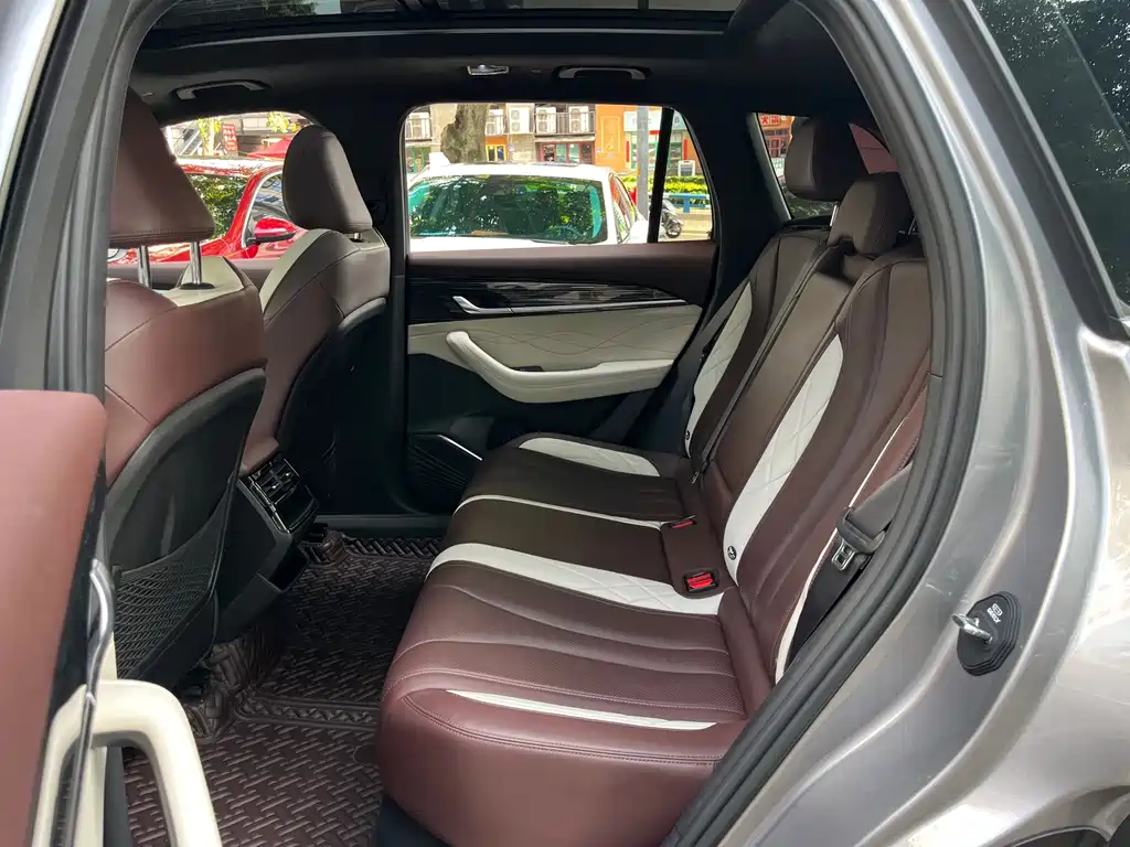 Geely Xingyue L — миниатюра 10