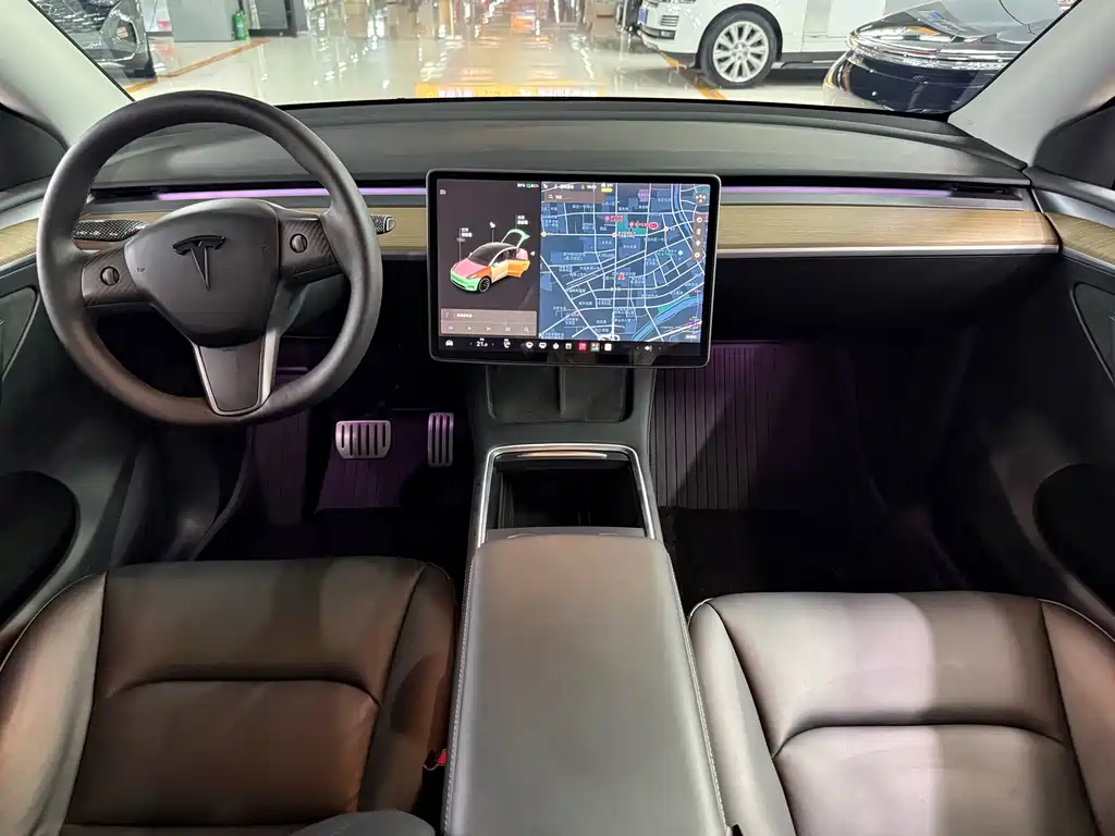Tesla Model Y — миниатюра 7