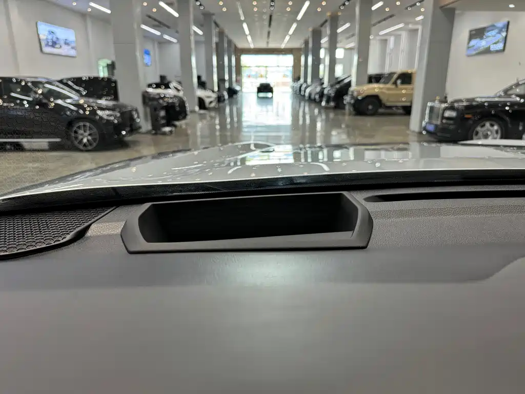 Toyota Sequoia — миниатюра 10