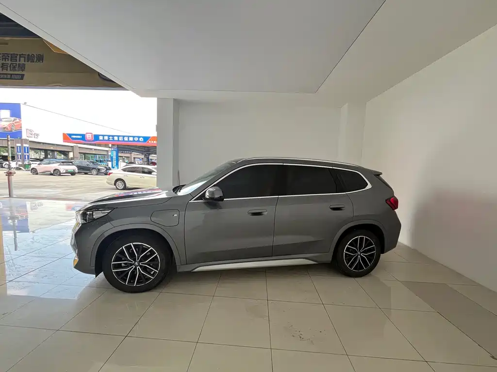 BMW iX1 — миниатюра 5