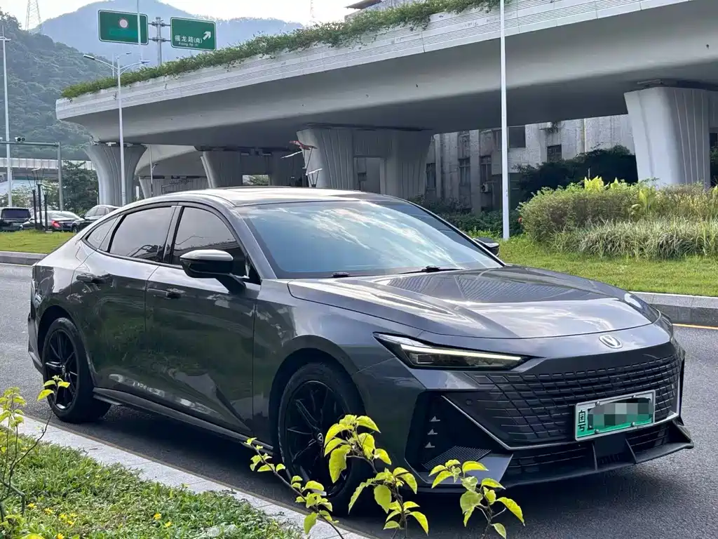 Changan UNI-V iDD — миниатюра 3