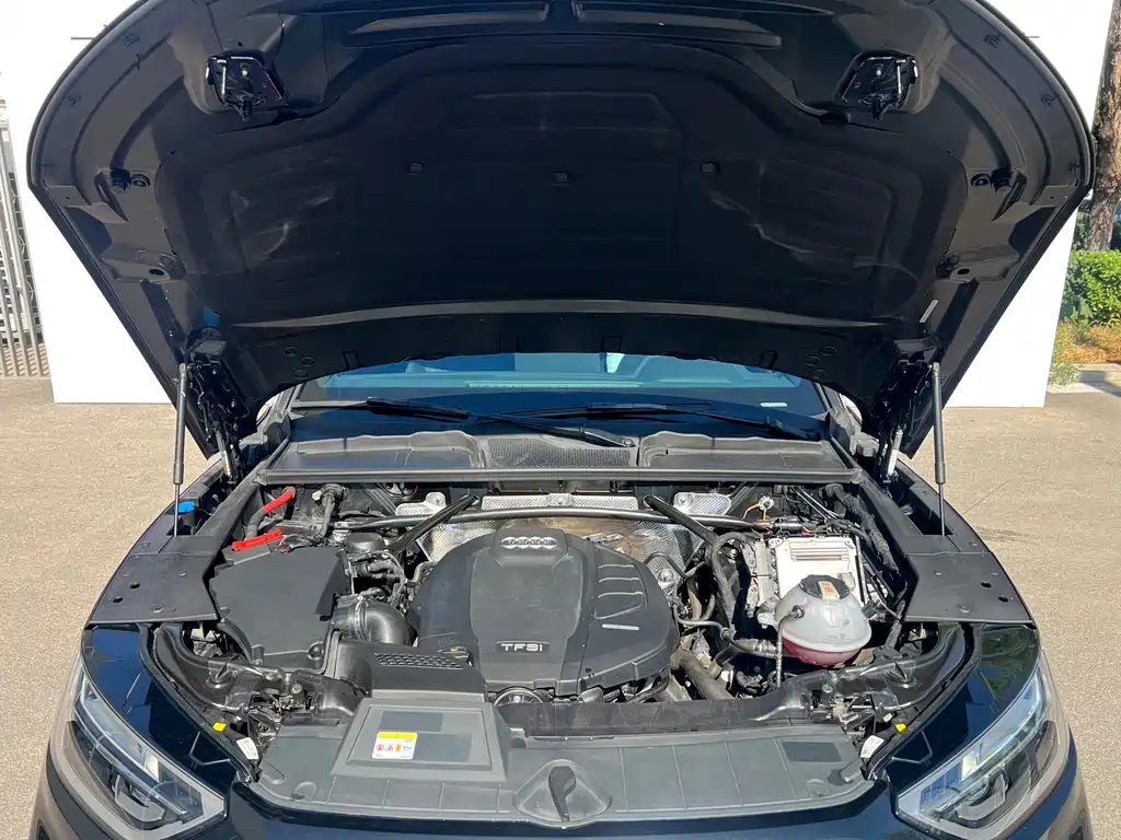 Audi Q5L Sportback — миниатюра 10