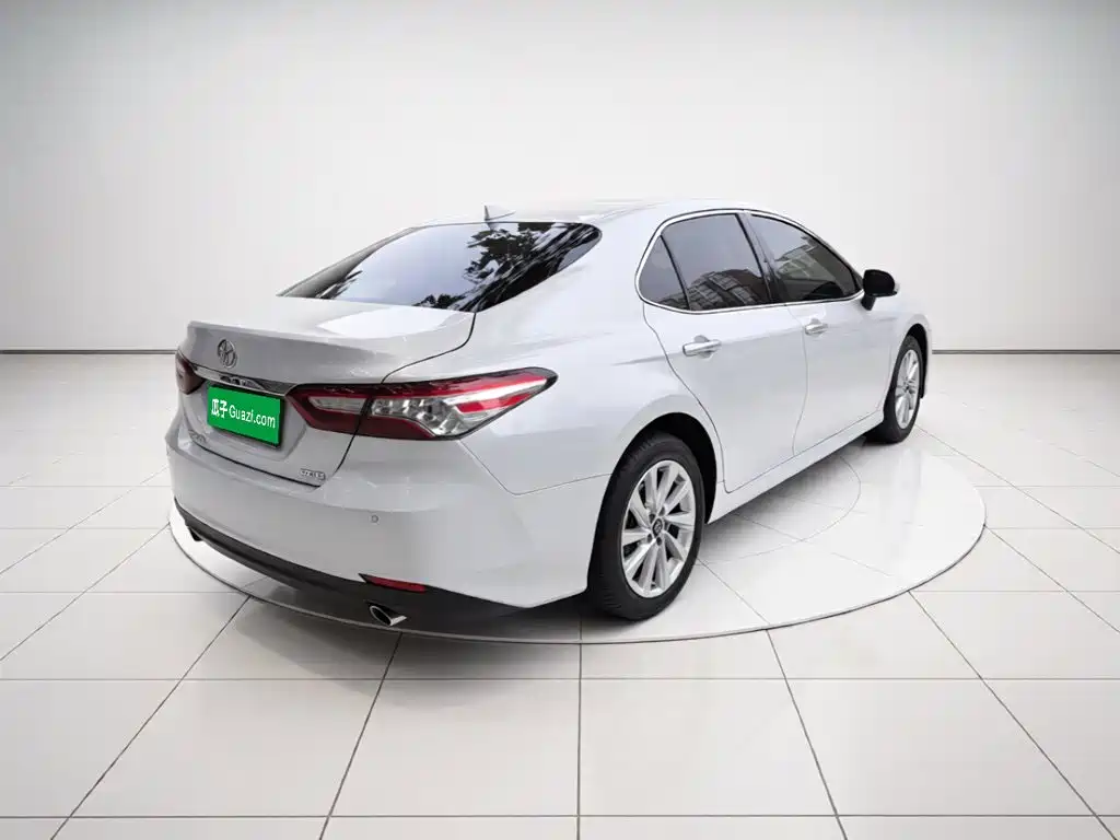 Toyota Camry — миниатюра 4
