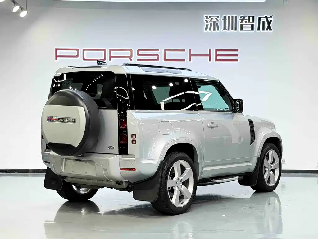 Land Rover Defender — миниатюра 7