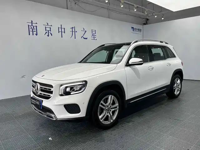 MERCEDES-BENZ  GLB 2023