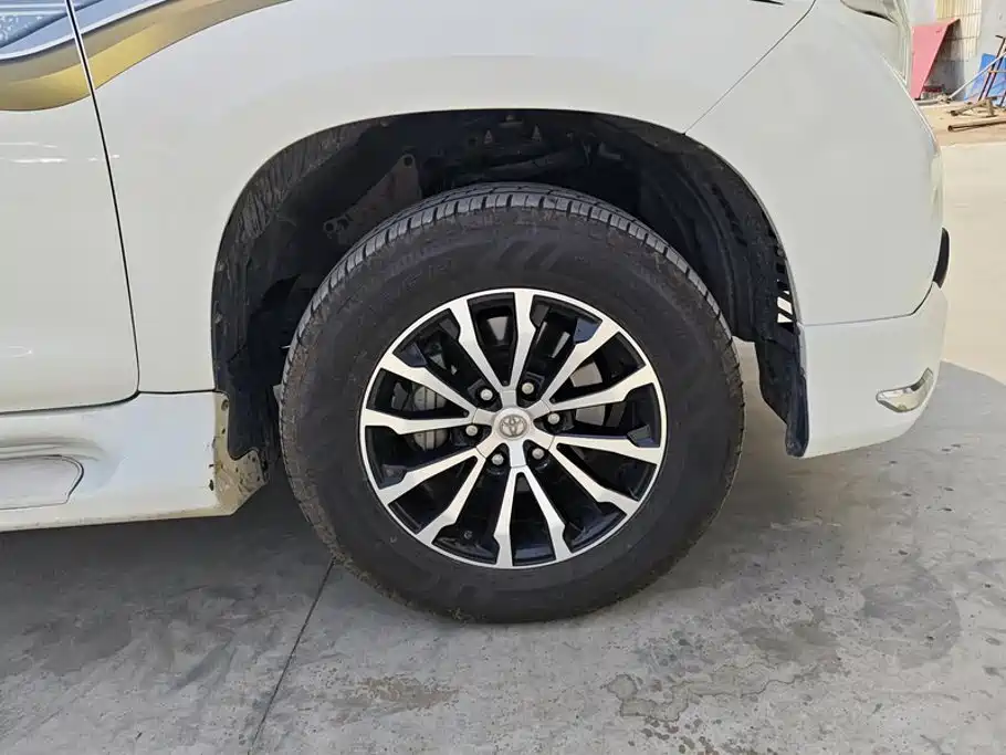 Toyota Prado — миниатюра 5