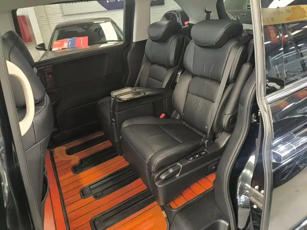 Honda Elysion — миниатюра 17