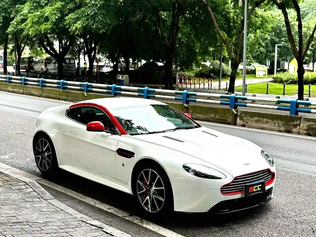 Aston Martin V8 Vantage — миниатюра 3