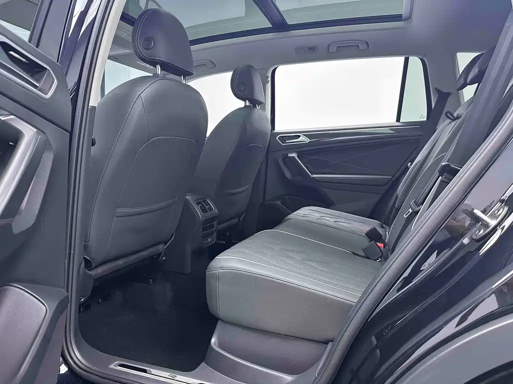 Volkswagen Tiguan L — миниатюра 4