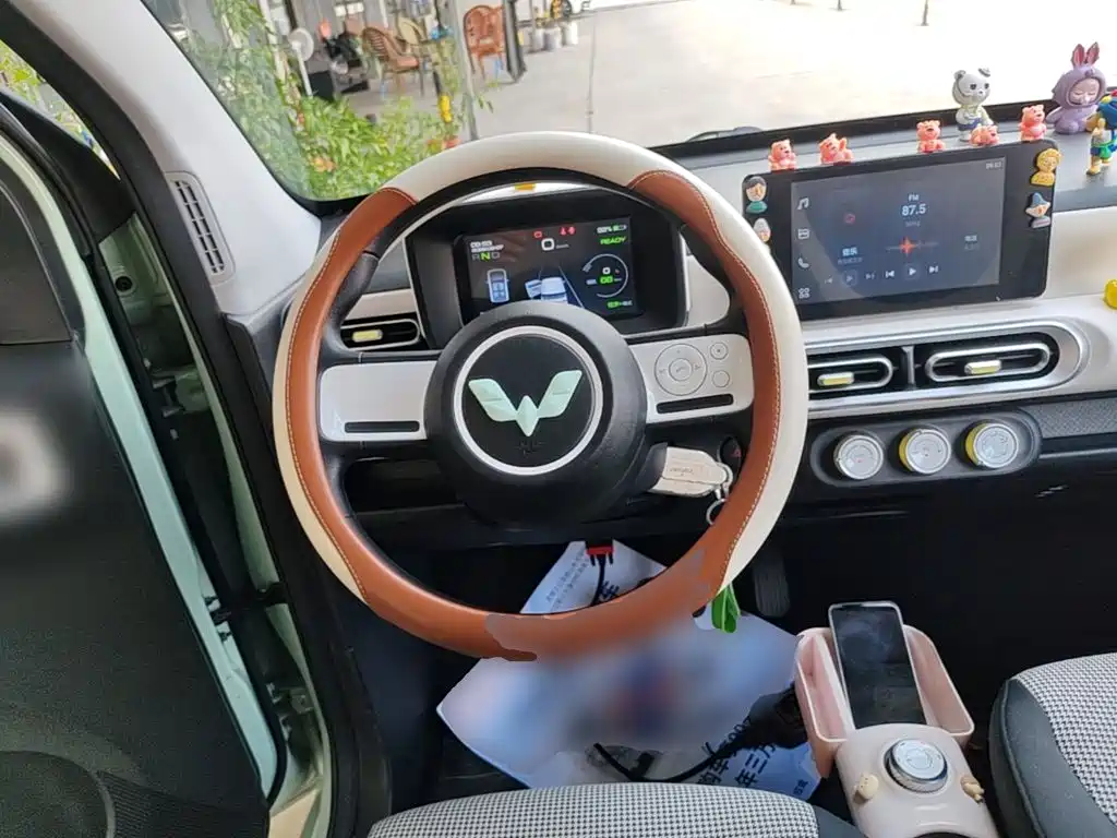 Wuling MINIEV — миниатюра 11