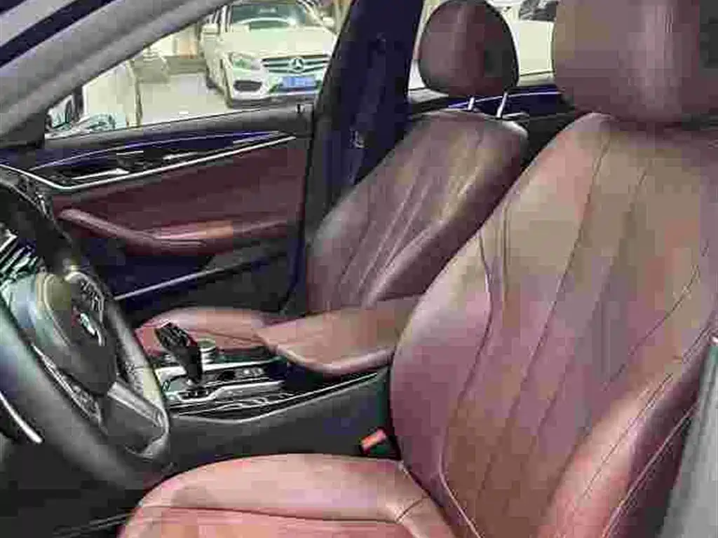 BMW 5 Series — миниатюра 7