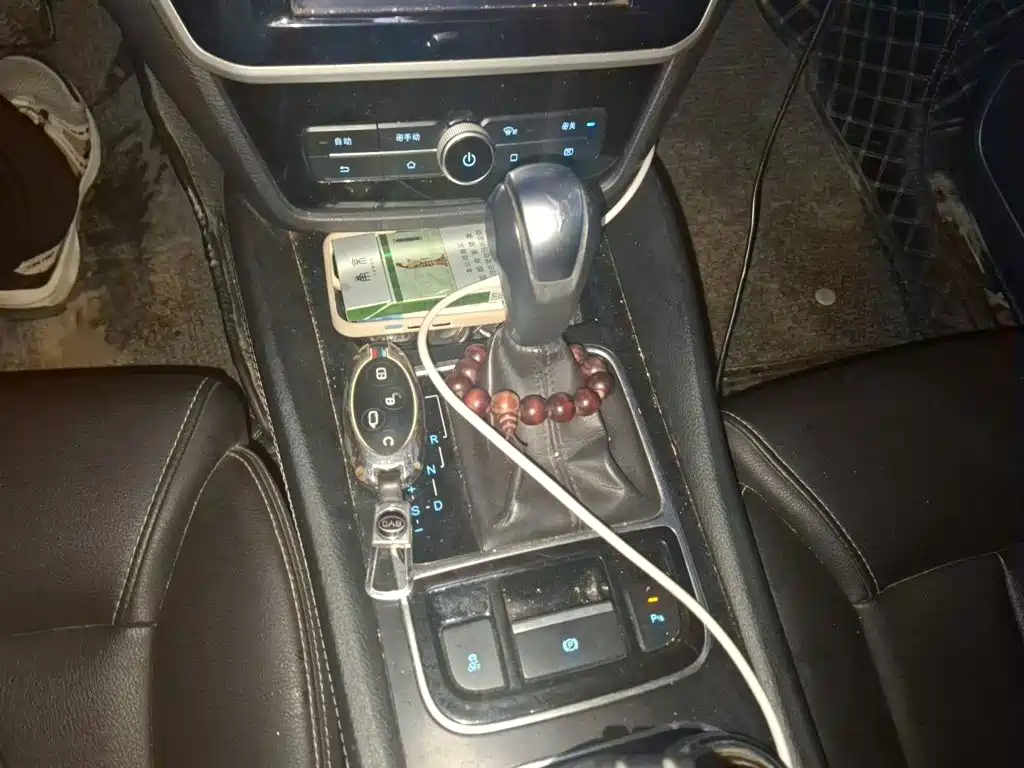 BYD MAX — миниатюра 7