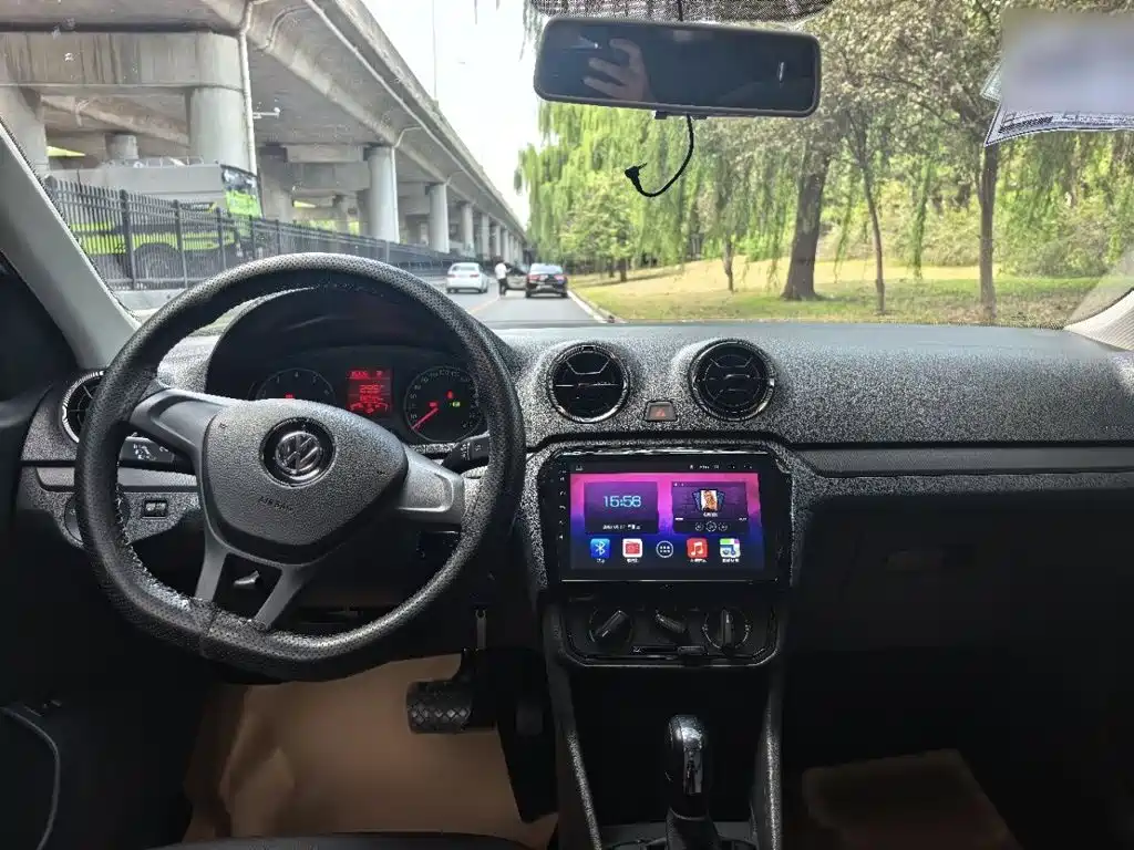 Volkswagen Jetta — миниатюра 11