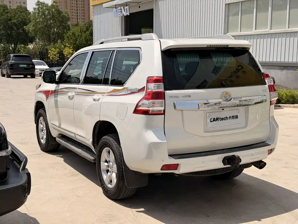 Toyota Land Cruiser Prado 2016 2.7L AT Luxury