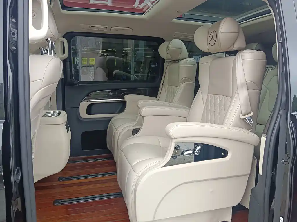 Mercedes-Benz V-Class — миниатюра 10