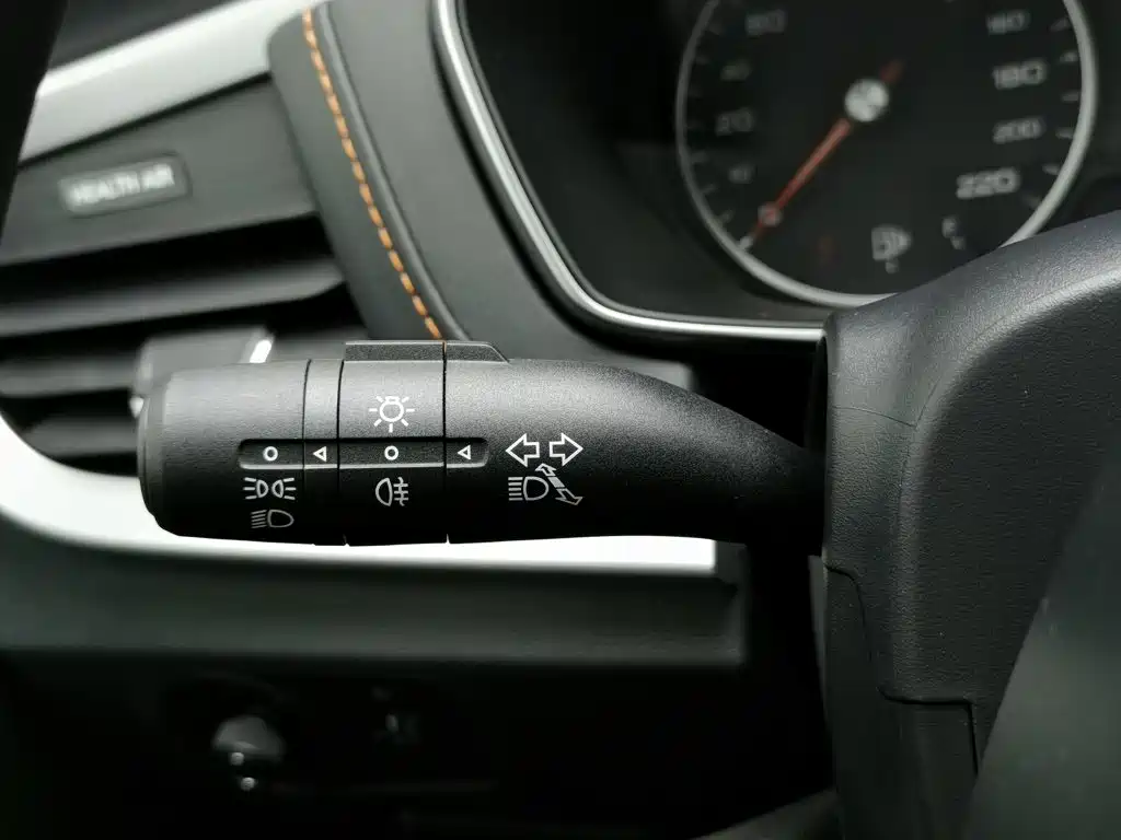 Roewe RX3 — миниатюра 21