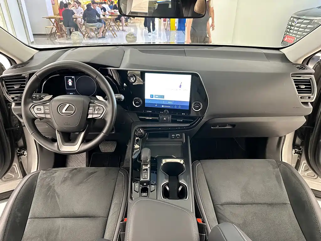 Lexus NX — миниатюра 21
