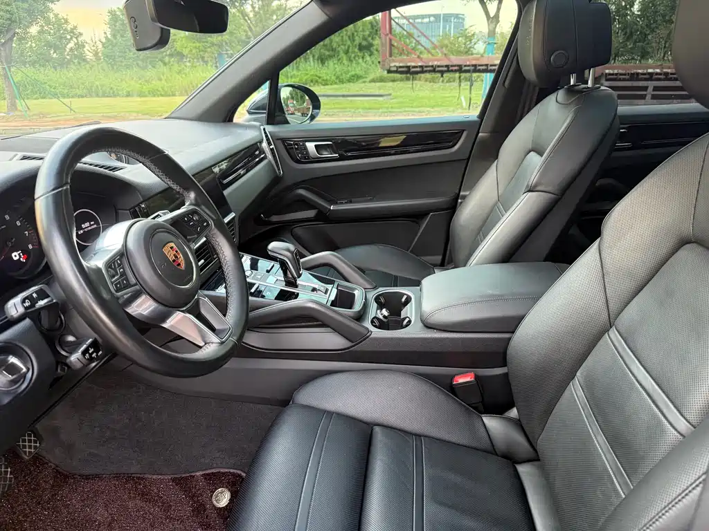 Porsche Cayenne — миниатюра 8
