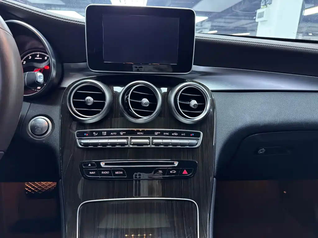 Mercedes-Benz GLC 2018 GLC 260 4MATIC Luxury