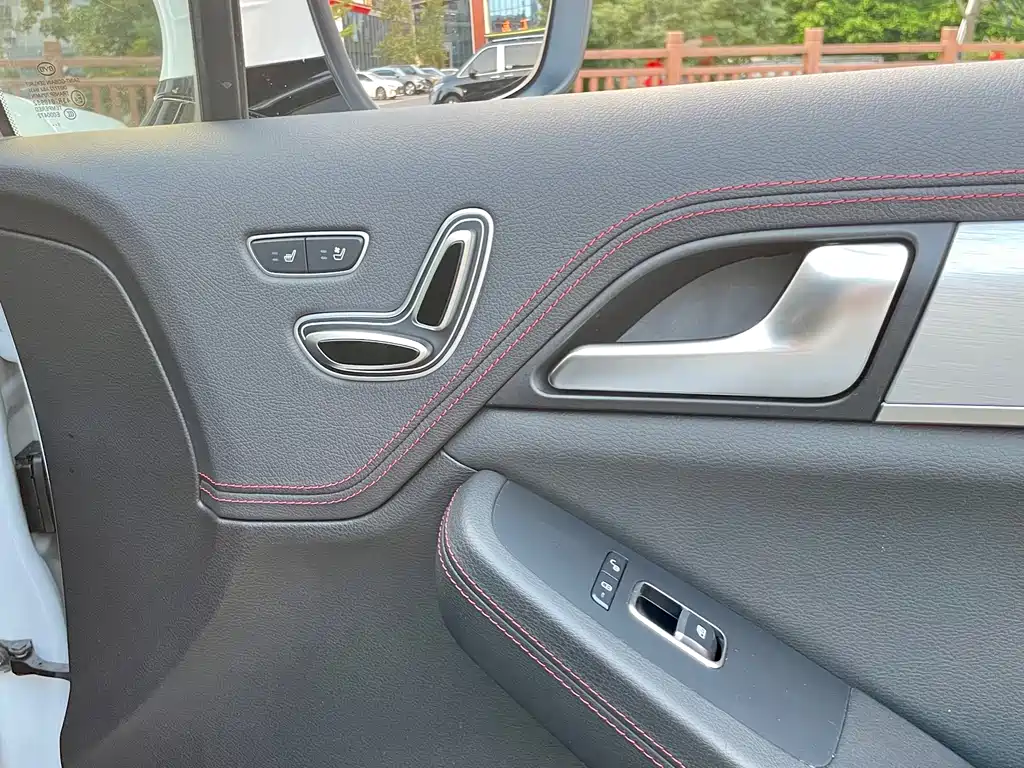 BYD Tang New Energy — миниатюра 26