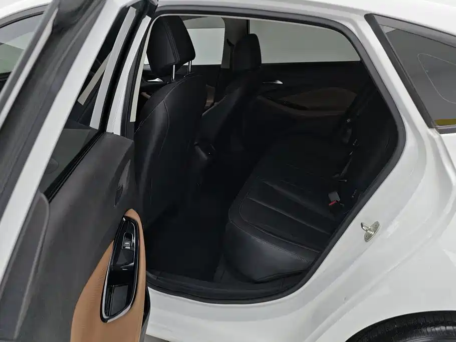 Buick Verano — миниатюра 10