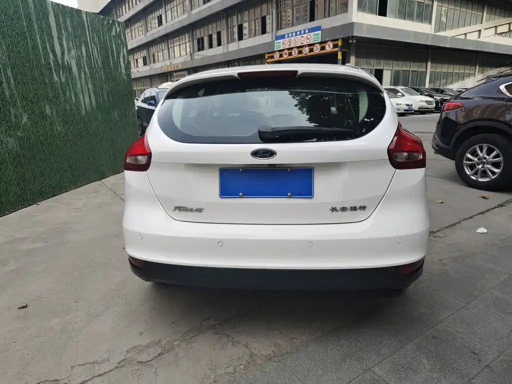 Ford Focus — миниатюра 8