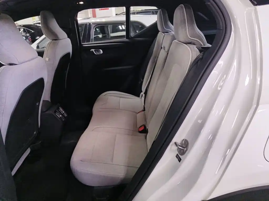 Volvo XC40 NEV — миниатюра 17