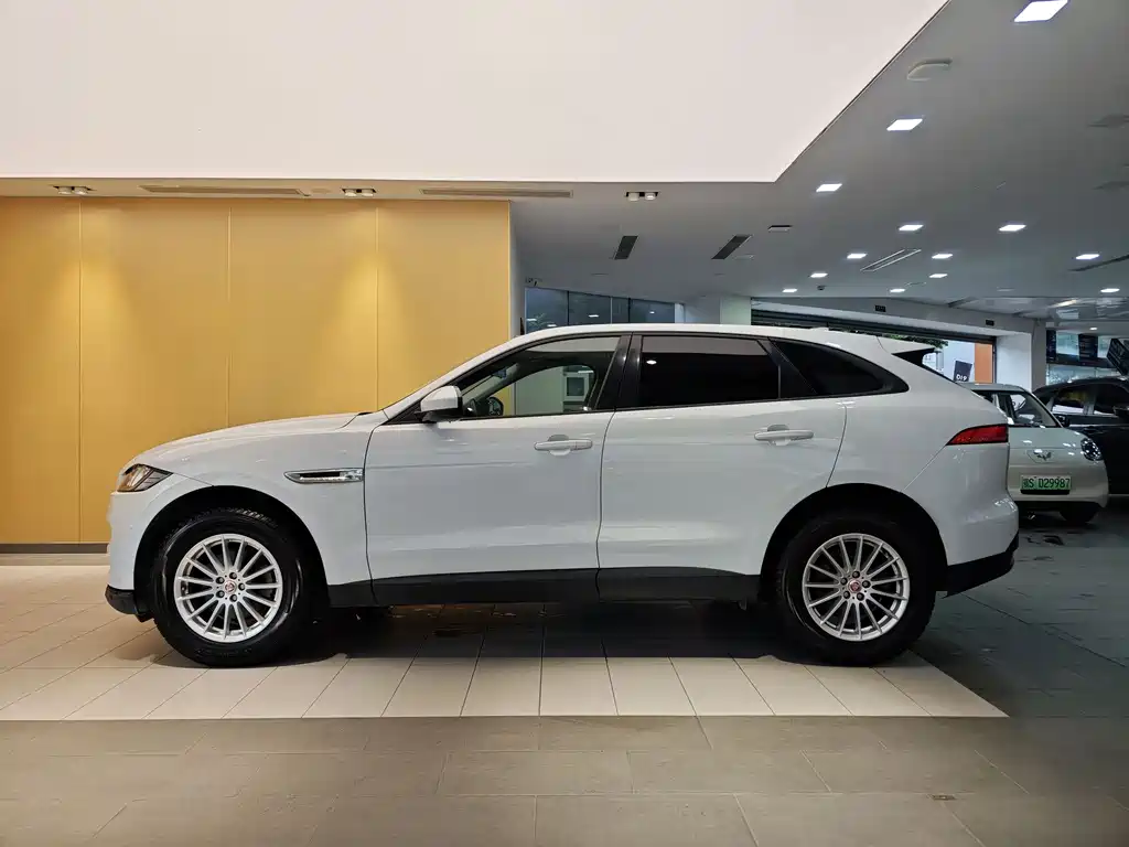 Jaguar F-Pace 2018 2.0T Premium