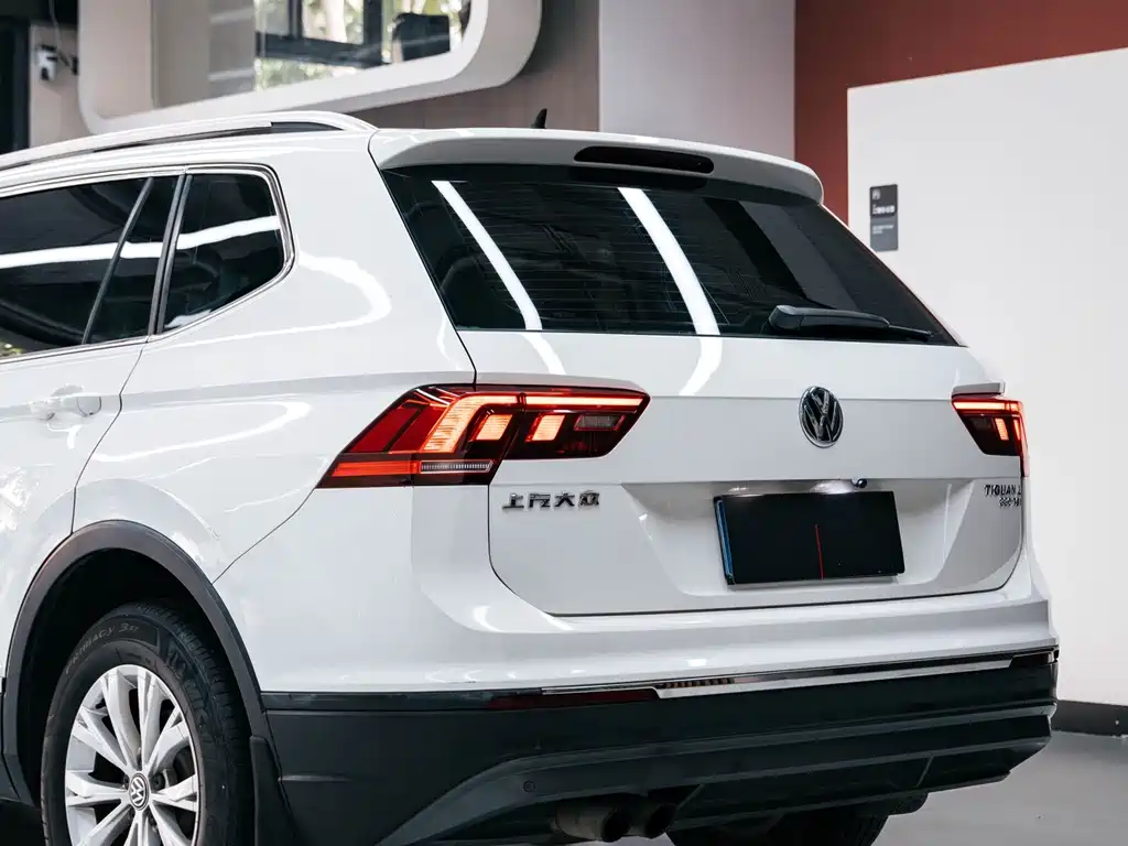 Volkswagen Tiguan L — миниатюра 7