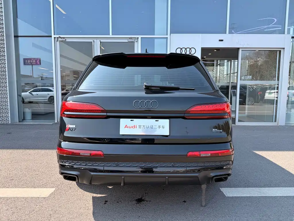 Audi Q7 2025 45 TFSI quattro S line