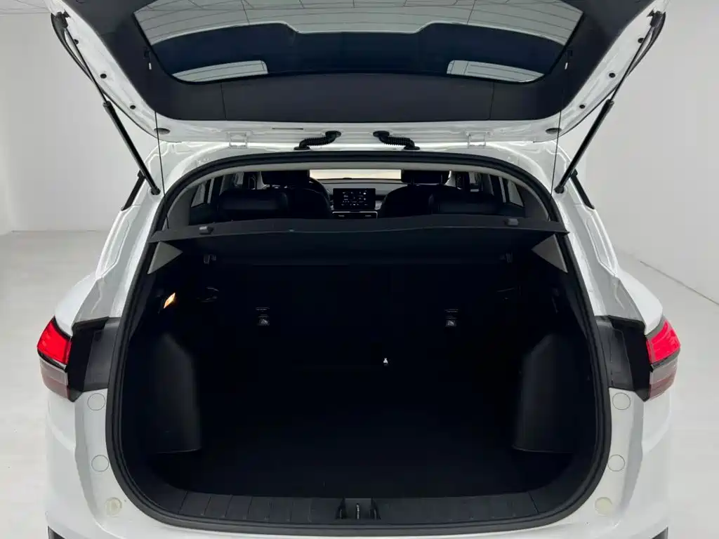 Geely Binyue — миниатюра 10