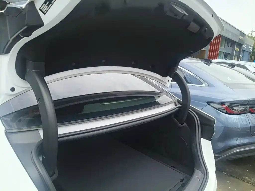 BYD Seal — миниатюра 19