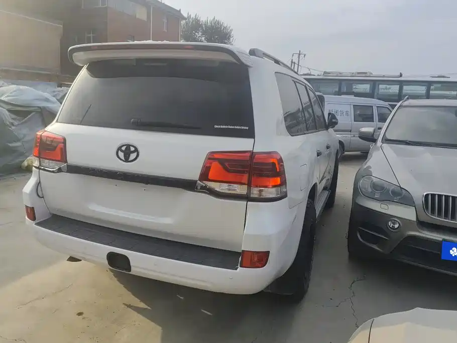 Toyota Land Cruiser — миниатюра 3