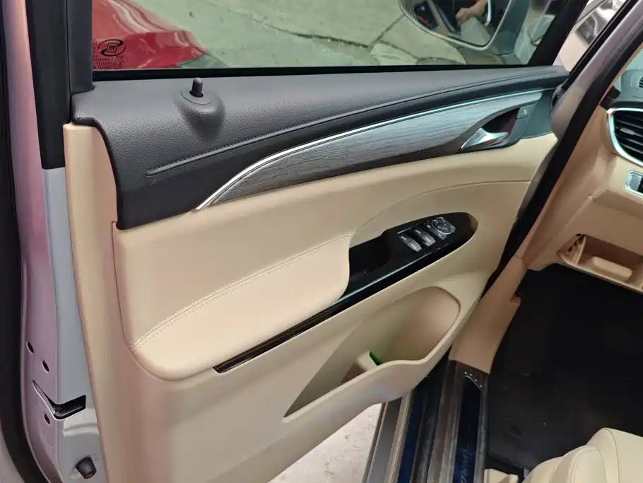 Buick GL8 Hybrid — миниатюра 7
