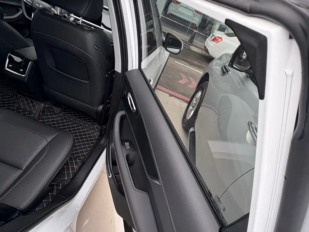 Chery Tiggo 8 — миниатюра 10