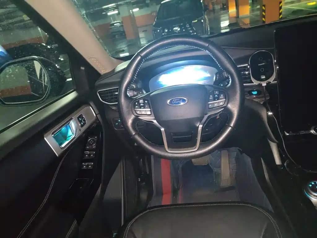 Ford Explorer — миниатюра 6