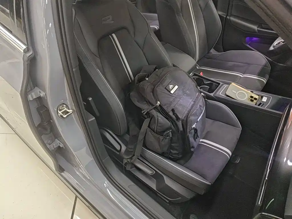 Volkswagen Golf — миниатюра 25