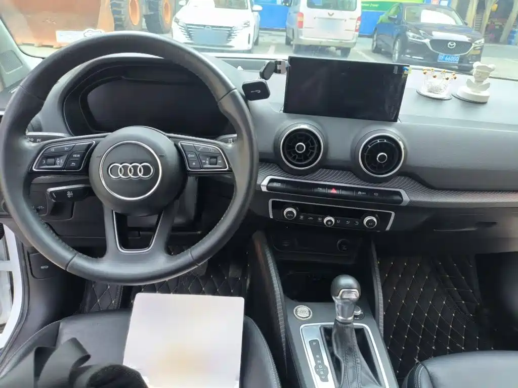 Audi Q2L e-tron — миниатюра 13