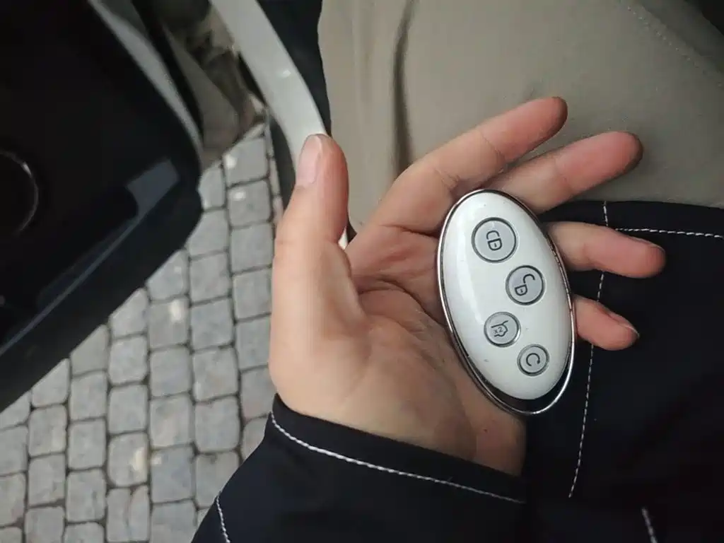 BYD Yuan EV — миниатюра 9