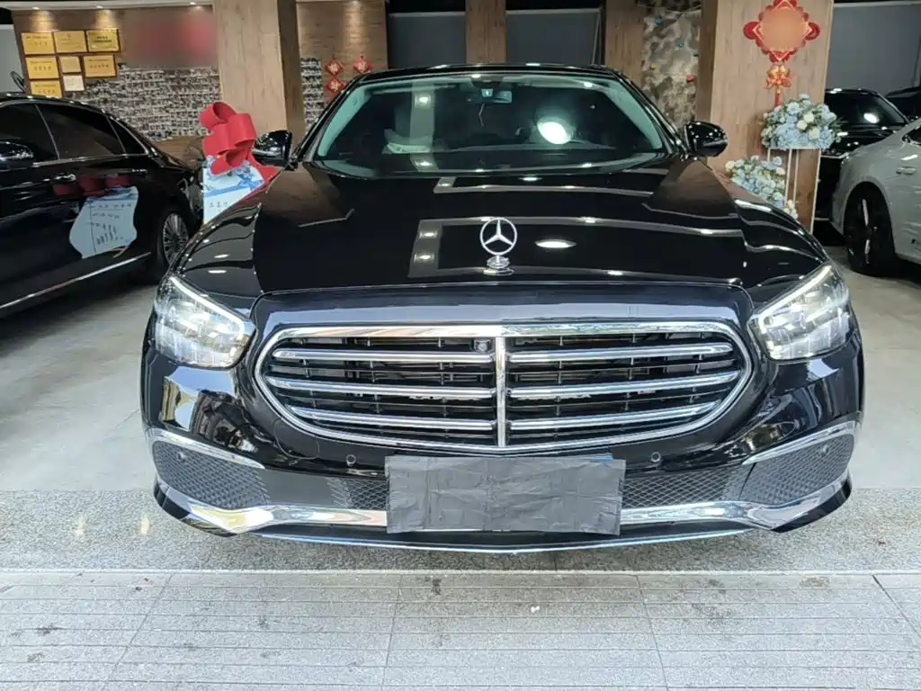Mercedes-Benz E-Class — миниатюра 3