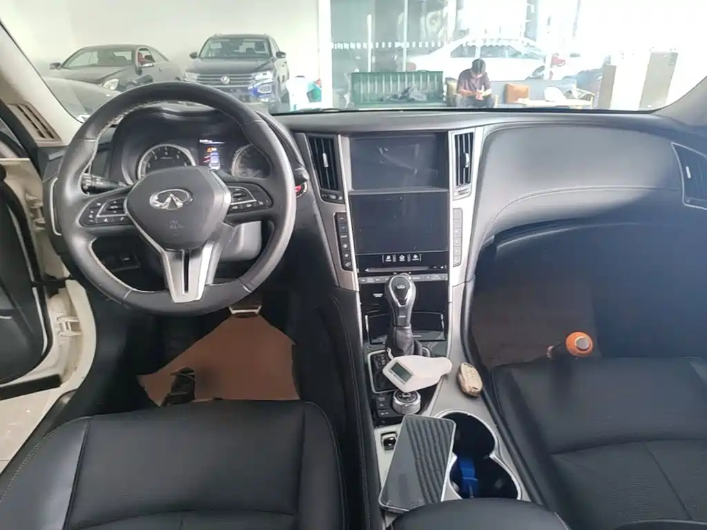 Infiniti Q50L — миниатюра 10