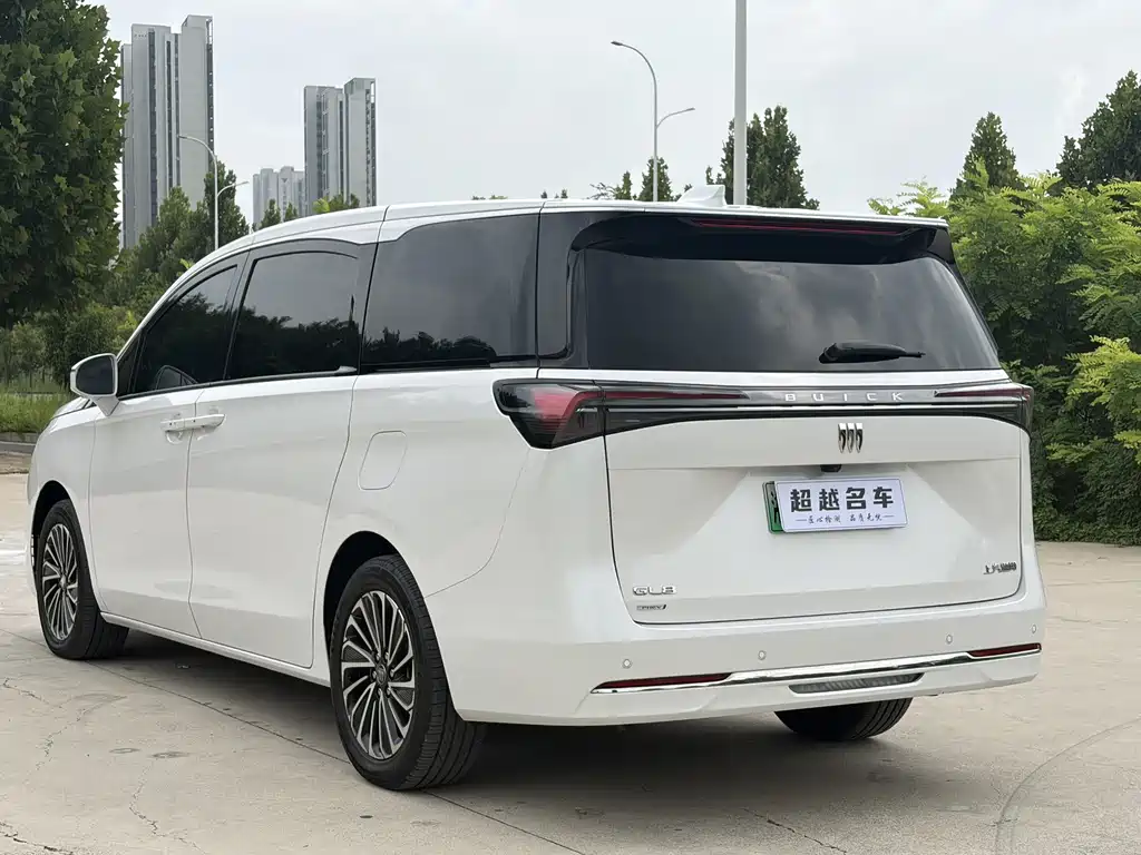 Buick GL8 Hybrid — миниатюра 6